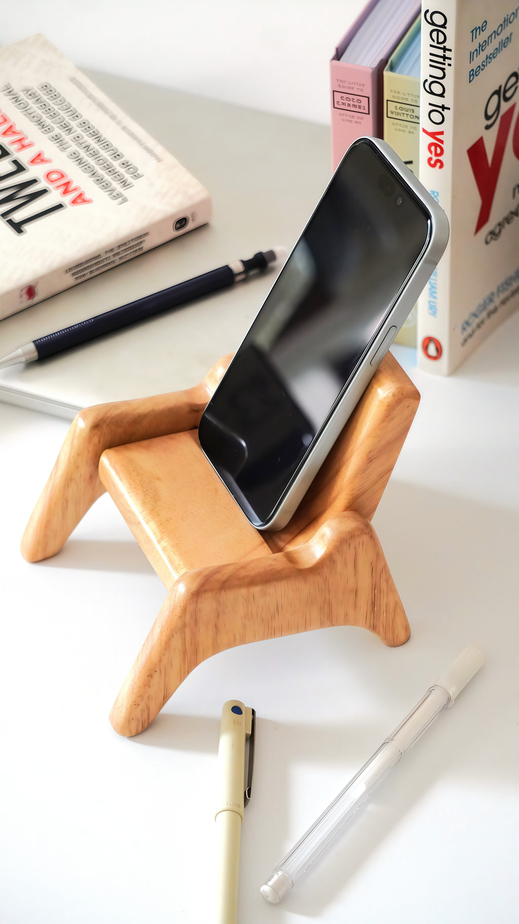 Mino - Phone Stand