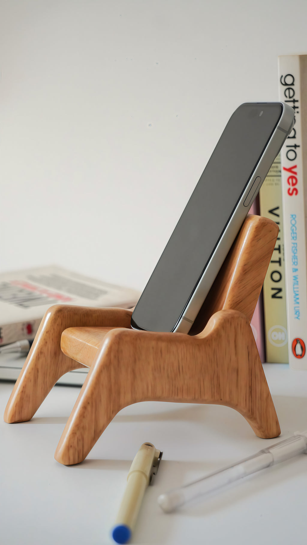 Mino - Phone Stand